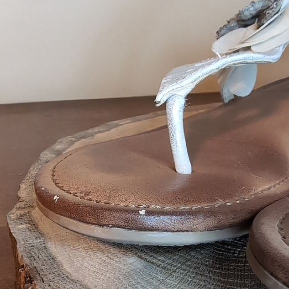 Not Rated Silvery Thong Sandals with Floral Detailed Beaded Embellishments - Picture 9 of 11